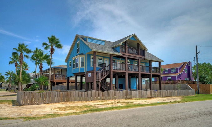 Leeward Sands House | Incredible Nature Views, Golf Cart for Rent, Balcony | Blue Crush by AvantStay