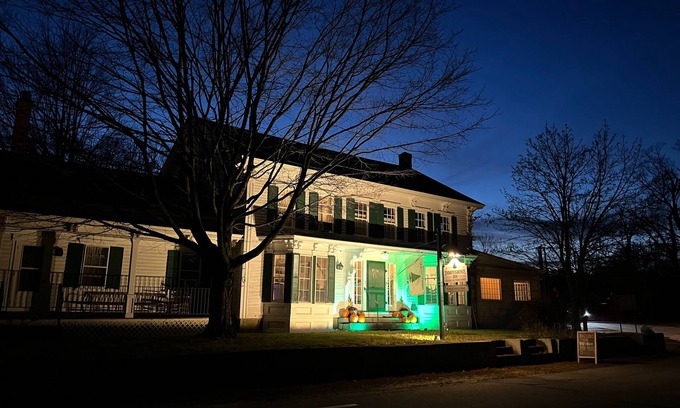 Strafford Hotel | Independence Inn