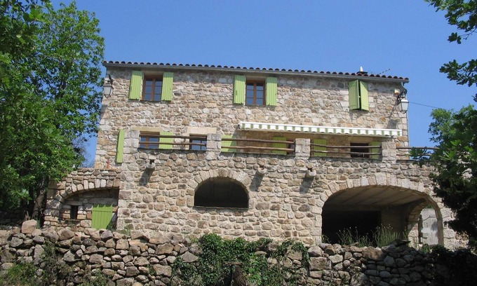 Payzac House | Independent 4* gîte, quiet comfort, swimming pool and pétanque court. South Ardèche.