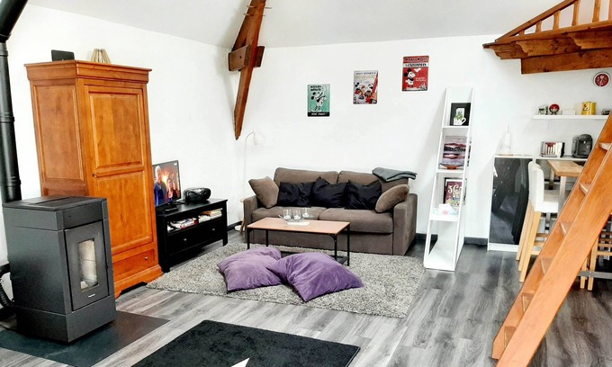 Buchelay Cottage | Independent cottage with swimming pool