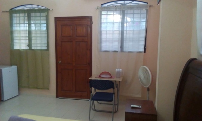 Petionville Apartment | Independent Mstr Bdr: Wifi, TV, AC, Microwave, 24h elec, Fridge, Security agents
