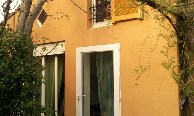 Les Angles Apartment | Independent studio-T1 on the ground floor