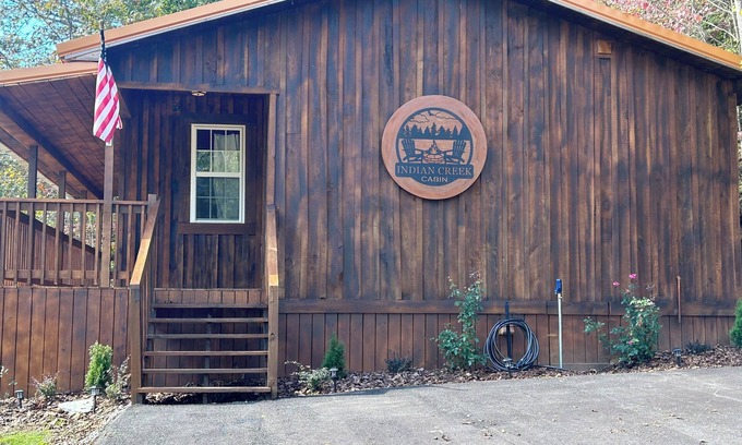 Dabolt Cabin | Indian Creek Cabin, McKee KY- 2 BR cabin on the Rockcastle River in McKee, KY!
