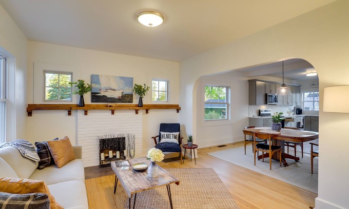 Syracuse House | Indiana Vacation Rental - Walk to Syracuse Lake!