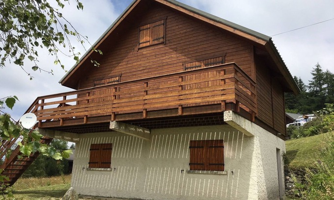 La Morte Ski Chalet | Individual rents large wooden cabin (80m2) with 4 bedrooms and large living room