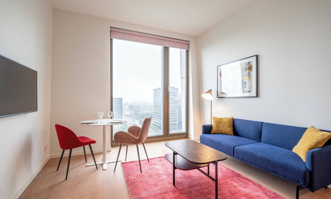 Zuidas Hotel | Indulge in Home-Like Comfort! 3 Modern Loft with Living Room and Full Kitchens!