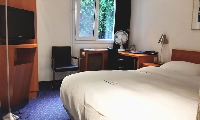 Municipality of Zutphen Hotel | Indulge in Relaxation in a Stylish Room Close to Stedelijk Museum Zutphen