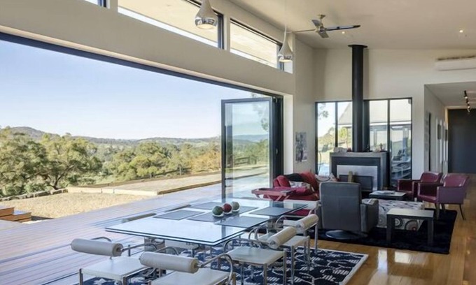 Steels Creek House | Indulge yourself with space to exhale and take in the views over a glass of rose