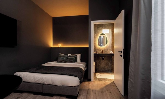 Sint-Andries Apartment | Industrial-Chic Renovated Studio