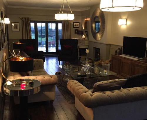 Etchingham House | Ingram House with Hot Tub