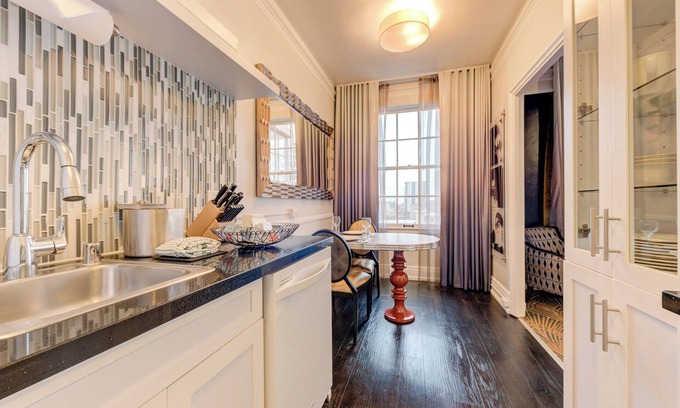 Park West Hotel | Inn At The Park