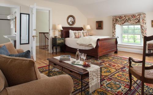 Severn Bed & Breakfast | Inn at Warner Hall