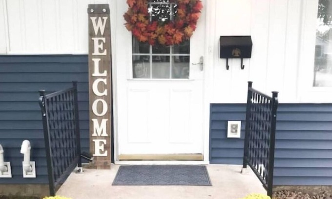 Faribault House | "Inn-House Coffee House"