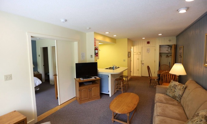 Waterville Valley Condo | Inns of Waterville Valley one bedroom Condo close to Town Square (205)