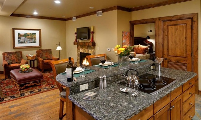 West End House | Innsbruck Aspen Deluxe One-Bedroom Garden Residence 1, Located on Main Street