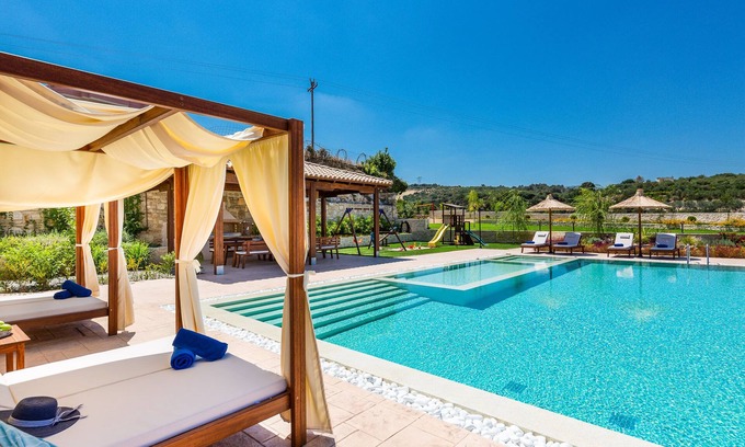 Dafni Villa | Ino Villa, Unique Group Gatherings