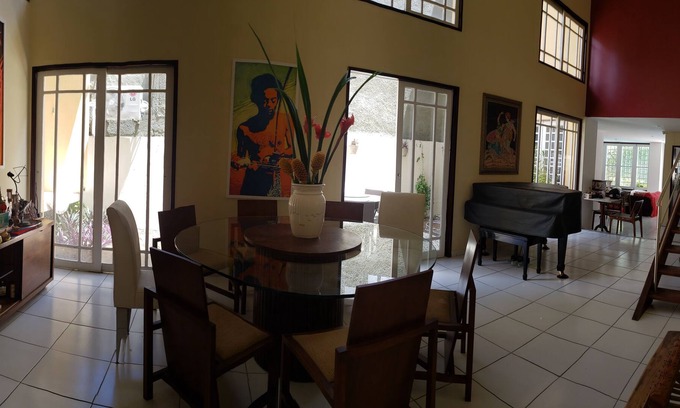 Encruzilhada House | Internationally renowned musician's house with pool