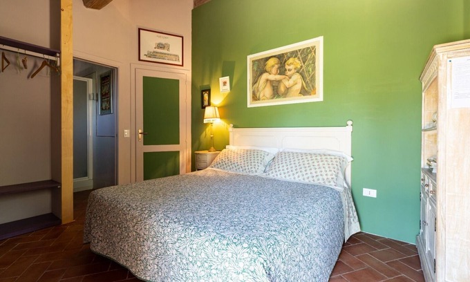 Soriano nel Cimino Bed & Breakfast | Intimate independent room for couples