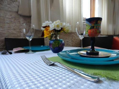 Old City Apartment | Into Jerusalem heart