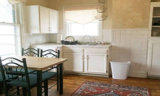 Hillsdale House | InTown Hideaway Kitch Bath 1 Bedrm Perfect for 2