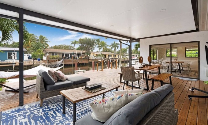 Pompano Isles Villa | Intracoastal Villa in Pompano Beach