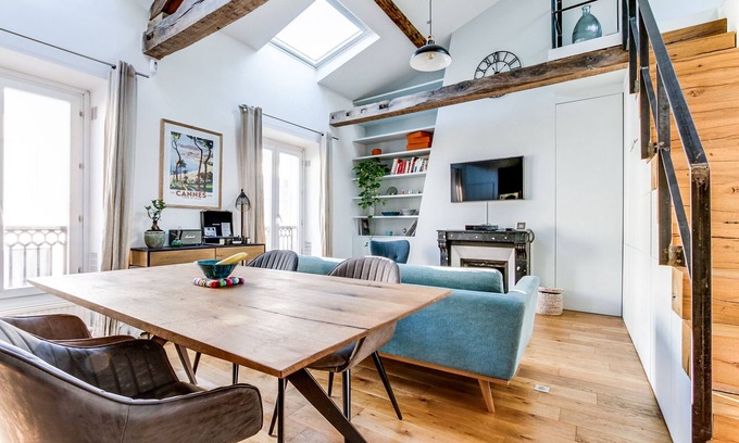 7th Arrondissement Apartment | Invalides - Saint Dominique 2 Bedrooms
