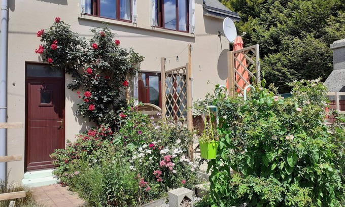 Langourla House | Inviting 3-Bed House in langourla, brittany