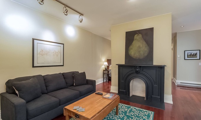 Frankfort Apartment | Inviting Downtown Guest Suite
