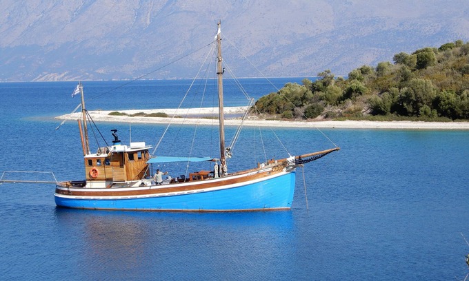 Perigiali Boat Rental | Ionian Spirit the boat