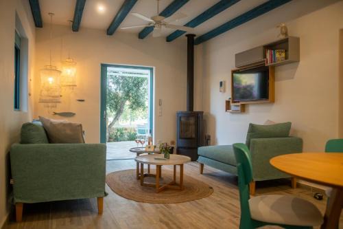 Agios Nikolaos Villa | Iremia by Thamnoi Living