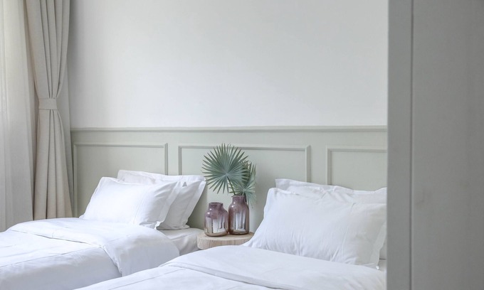 Zanda Hotel | Iris House Hotel