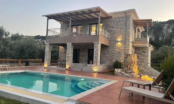 Frinion Villa | Iris Villas Complex