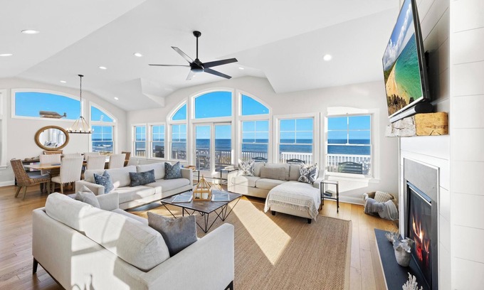 South Beach Haven House | "Irish Whale" Oceanfront. Fantastic Beach Haven. Sleeps 13!