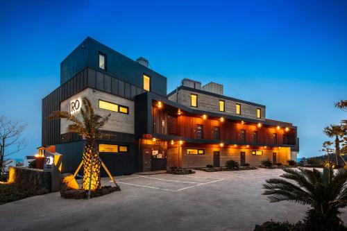 Jungmun House | IRO Jeju