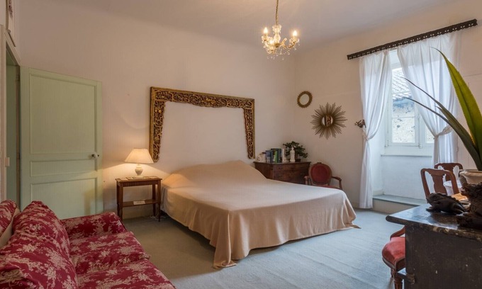 Hastingues Apartment | Irouléguy apartment in the Château d'Estrac