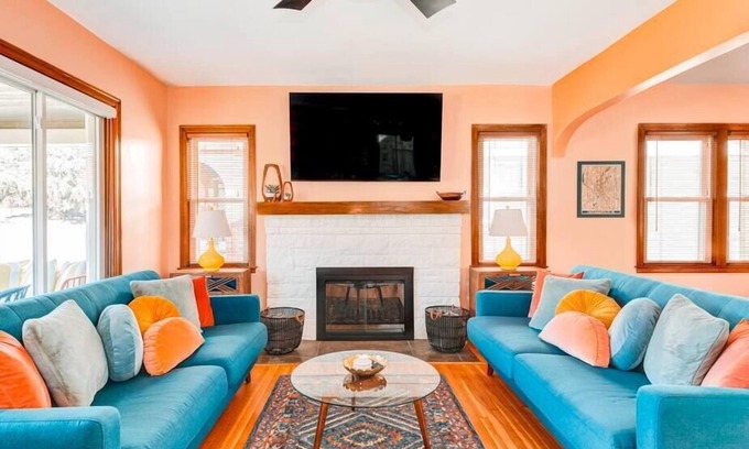 Indianapolis House | Irvington Retro Villa - 2B/1B MCM Indy Charmer
