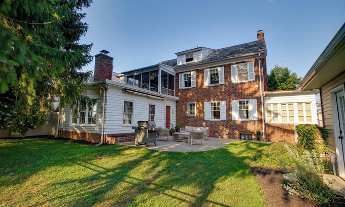 Myerstown House | Isaac Bahney Homestead w/POOL & HOT TUB