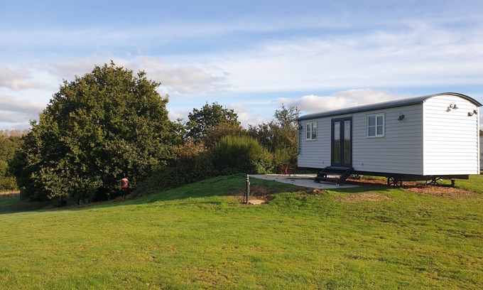 Marsham Cabin | Isabel , nestled in a peaceful farm in Marsham, North Norfolk