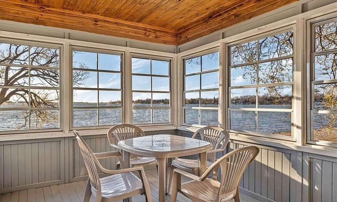 West Lake Hotel | Isaiah Tubbs Resort & Conference Centre