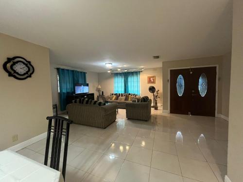 Bahamia West House | Island Comfort