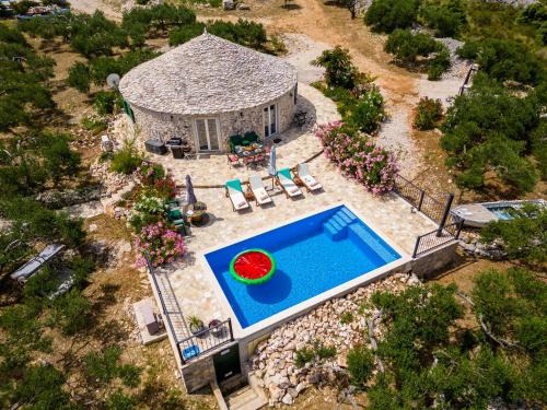Supetar House | Island Getaway - Heritage House