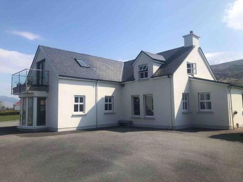 Cahirciveen House | Islands View - Spacious Family Home