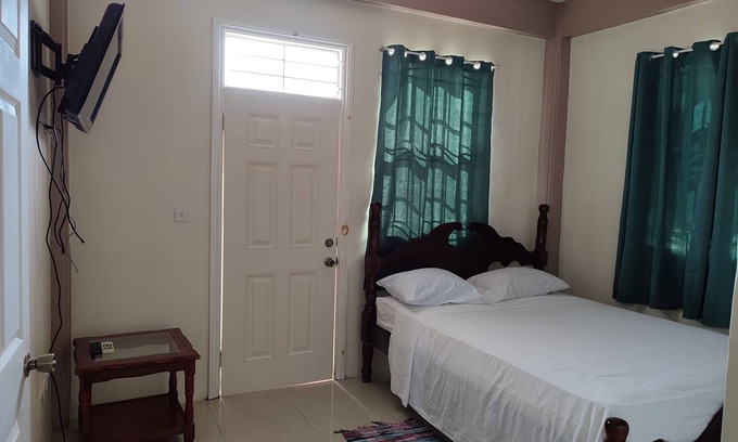 Picard House | Iso’s Vacation Rental Apartment #7