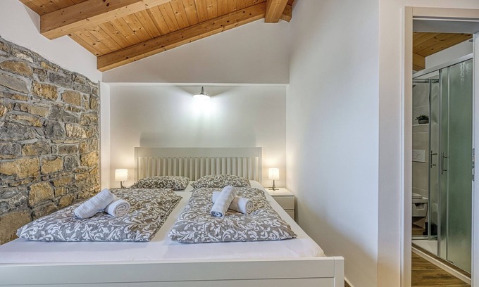 Koper Apartment | Istrian Casa Pr Marici Relaxing Vineyard, Koper, Slovenia