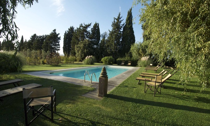 Montorsaio Apartment | Tuscan farmhouse between nature and contemporary art