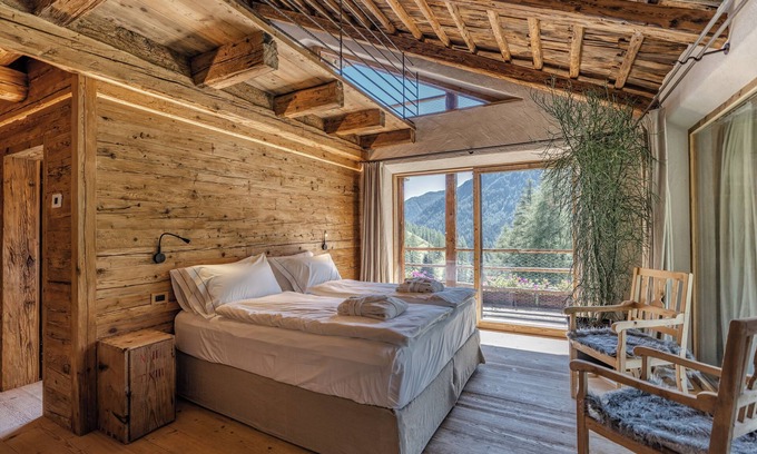 Livinallongo del Col di Lana Ski Chalet | Chalet Cesa del Louf by Fantasia Villas