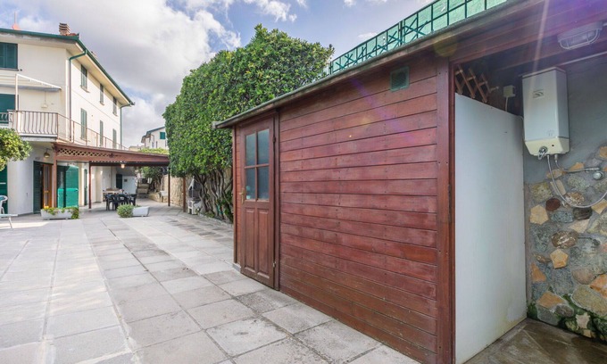 Rosignano Solvay Apartment | Beautiful apartment for 7 people with A/C, WIFI, TV, patio, pets allowed and parking