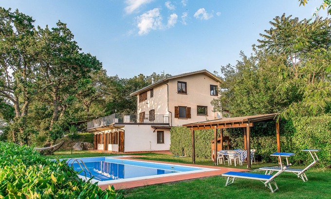 San Valentino In Abruzzo House | Beautiful country house with private pool