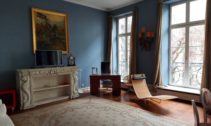 Saint-Gervais Apartment | Italian designed apartment Marais