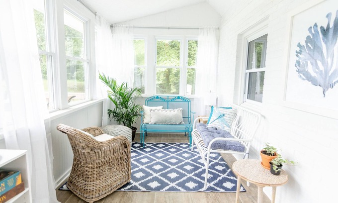 Stonehouse House | Ivy's Cottage w/Outdoor Movies Williamsburg Stay